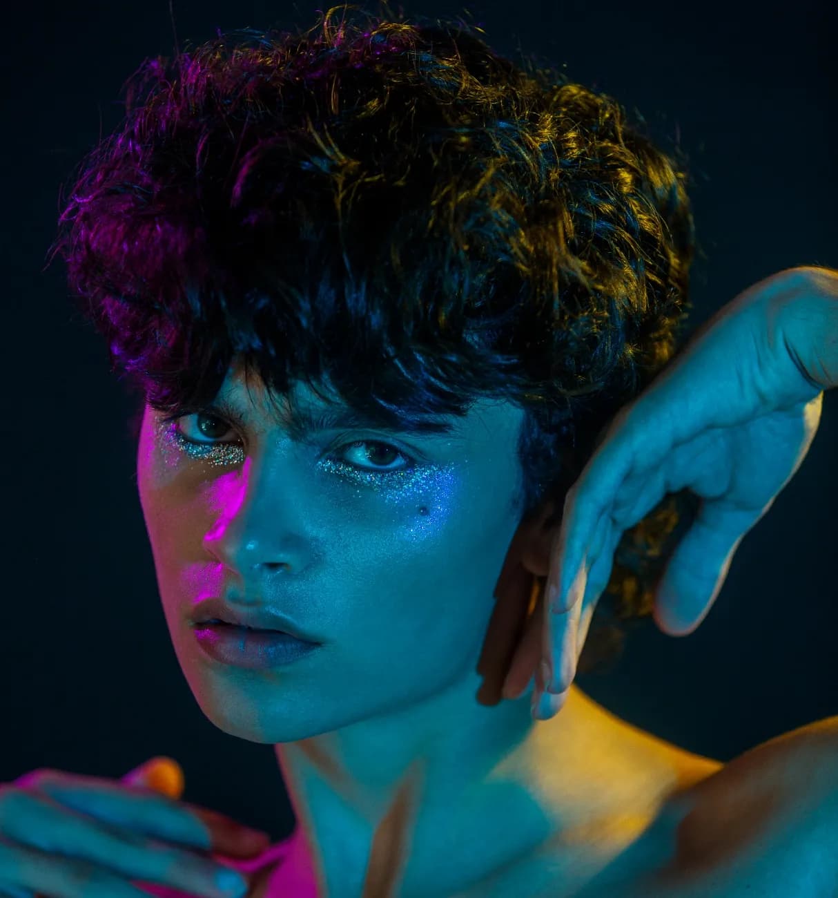 Bluring
the boundaries
of conventional
beauty