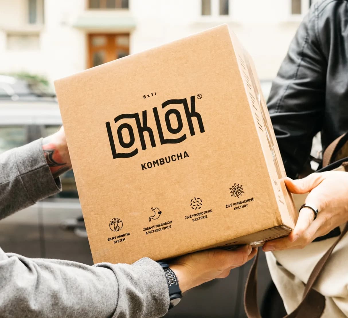 Branding
& strategy for
rising kombucha
brand