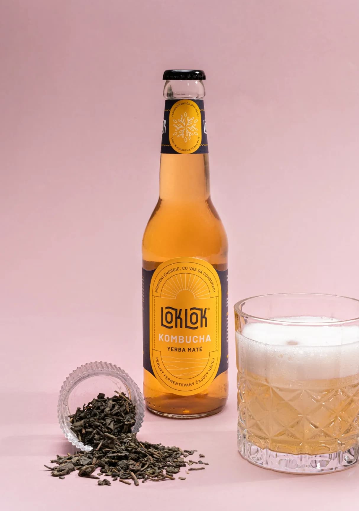 Branding
& strategy for
rising kombucha
brand