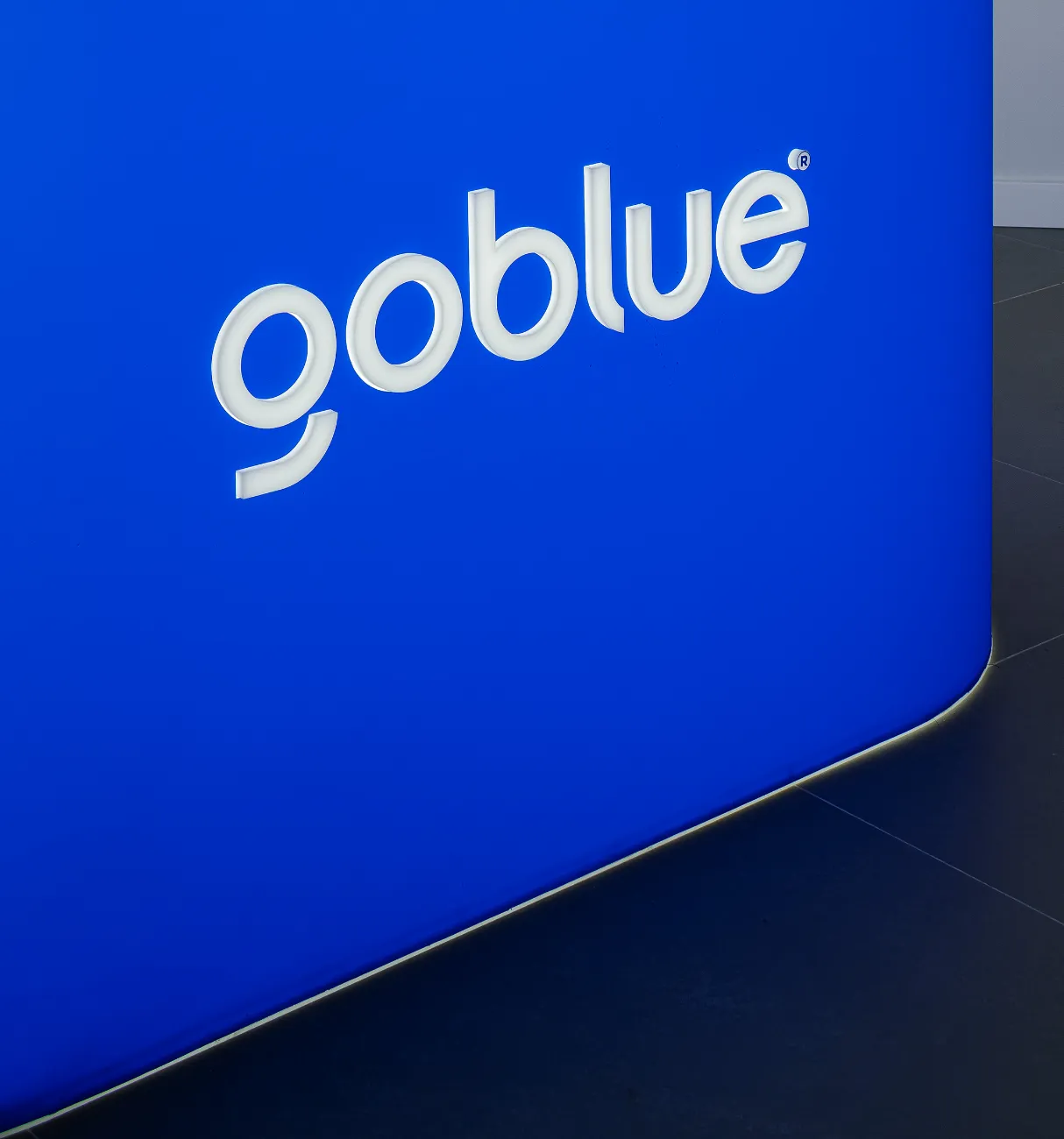 Branding
& interior of
e-mobility store
in Valencia