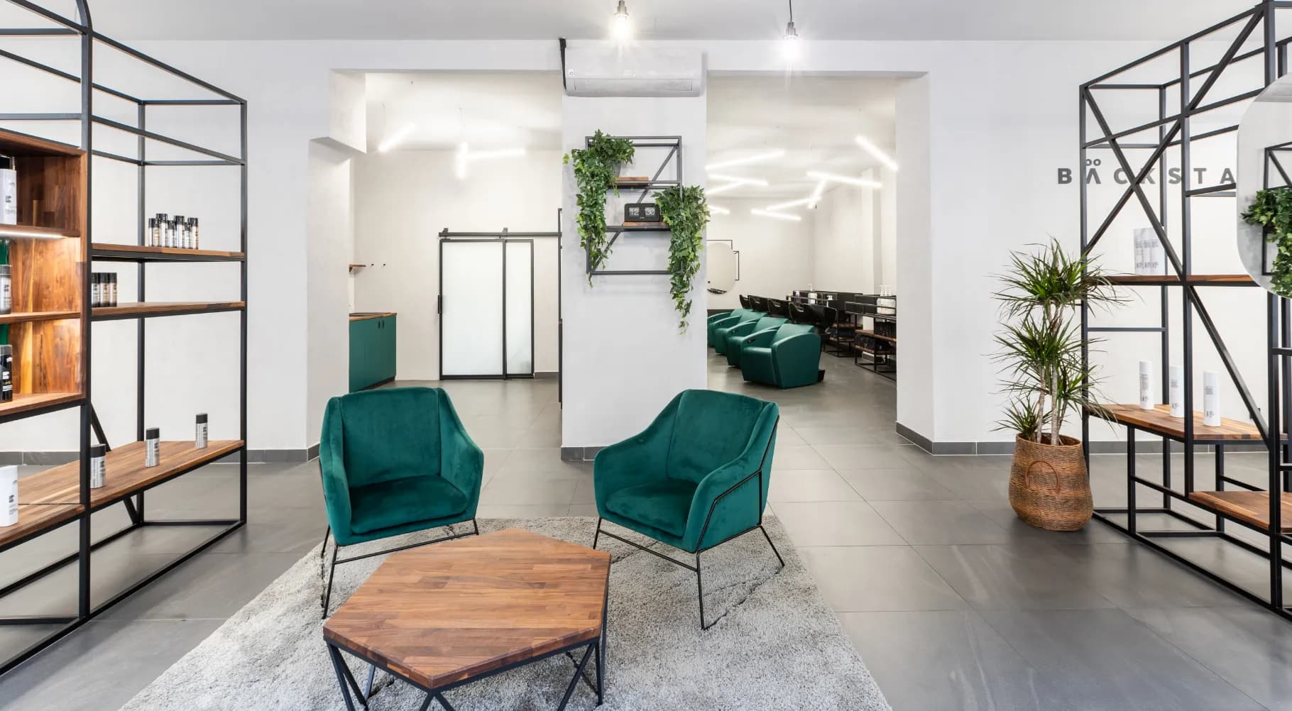 Premium hair
salon branding
& interior