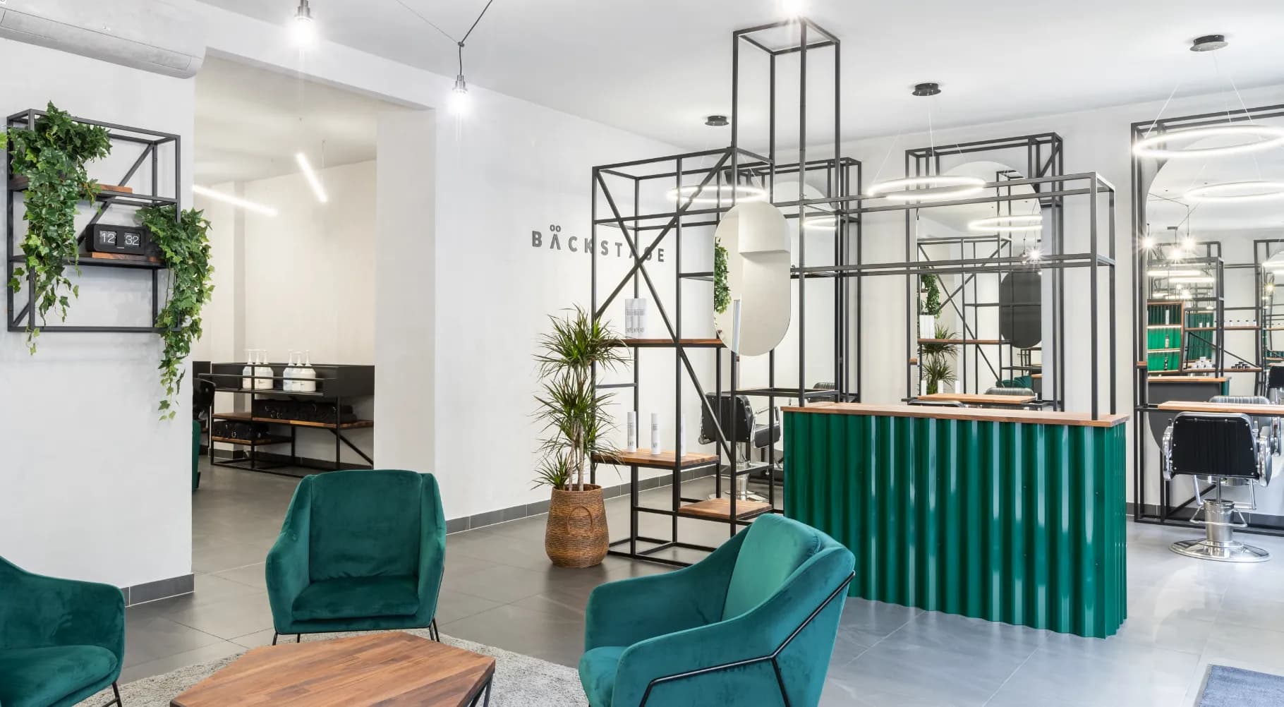 Premium hair
salon branding
& interior